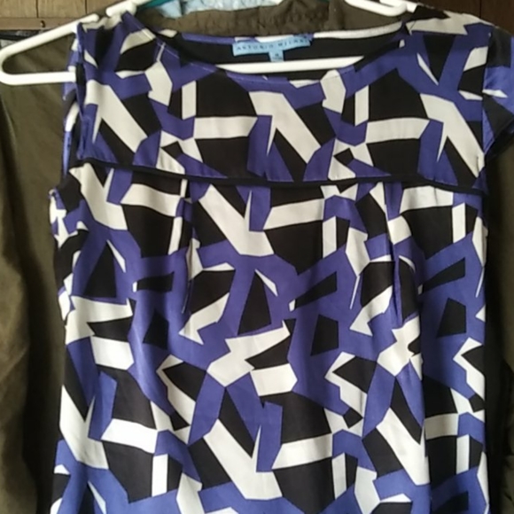 Dress - Picture 2 of 4